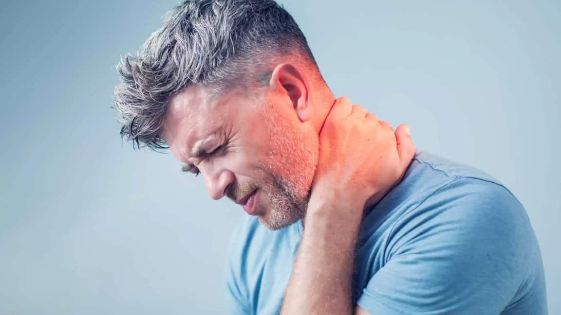 Dolore cervicale: dieci esercizi miracolosi per il collo