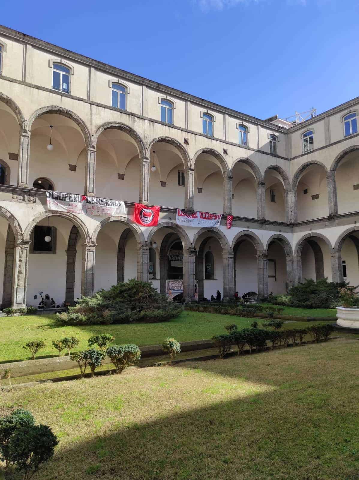 Federico II, occupata la sede di Porta di Massa: le richieste degli studenti