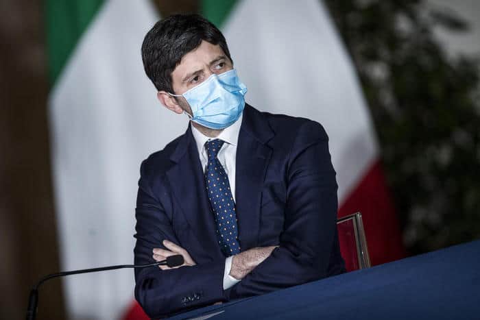 Speranza: "La campagna vaccini va avanti"