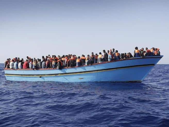 Libia: nuova tragedia in mare, 50 migranti morti