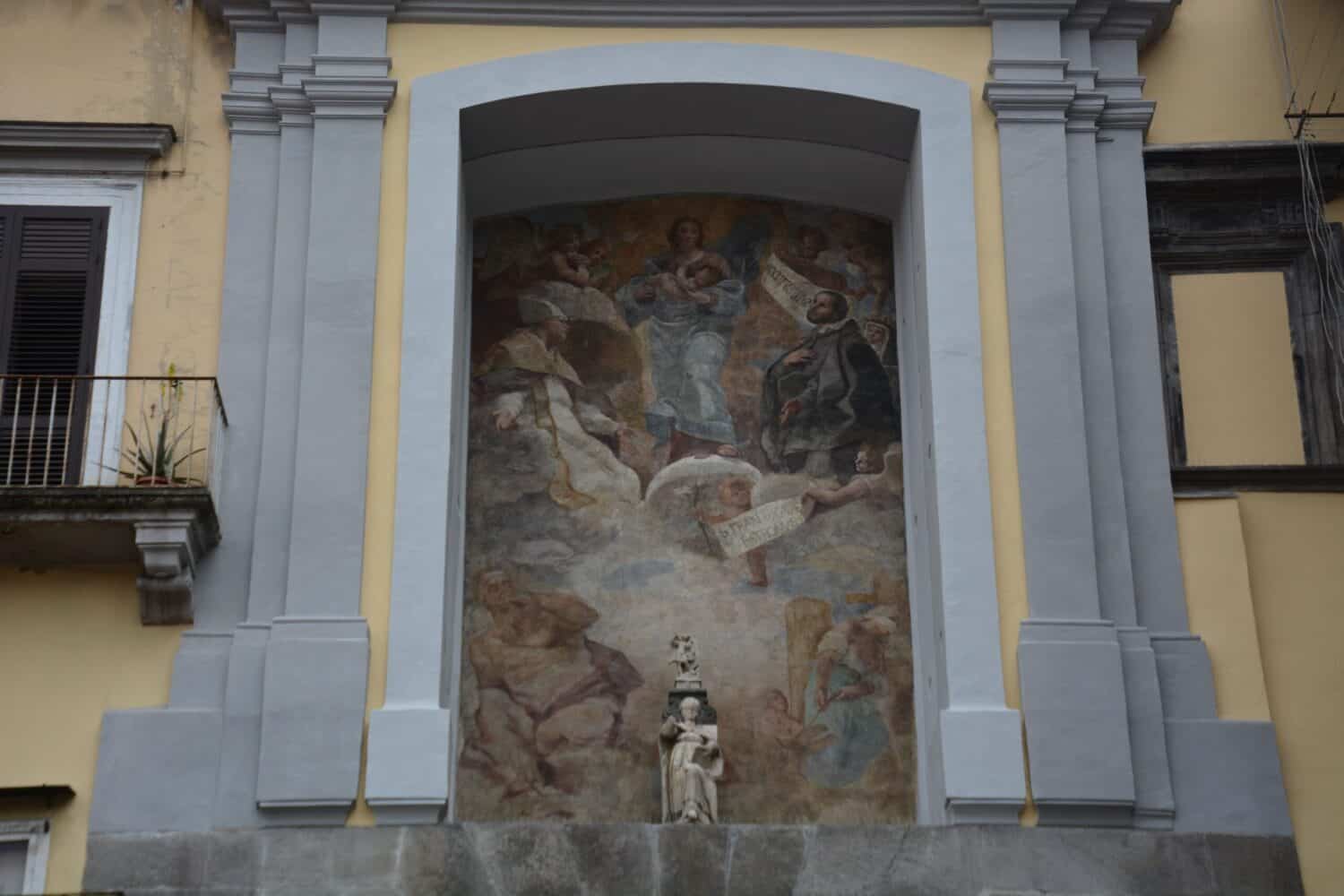 Il delitto paga: il restauro dell'affresco di Porta San Gennaro a Napoli