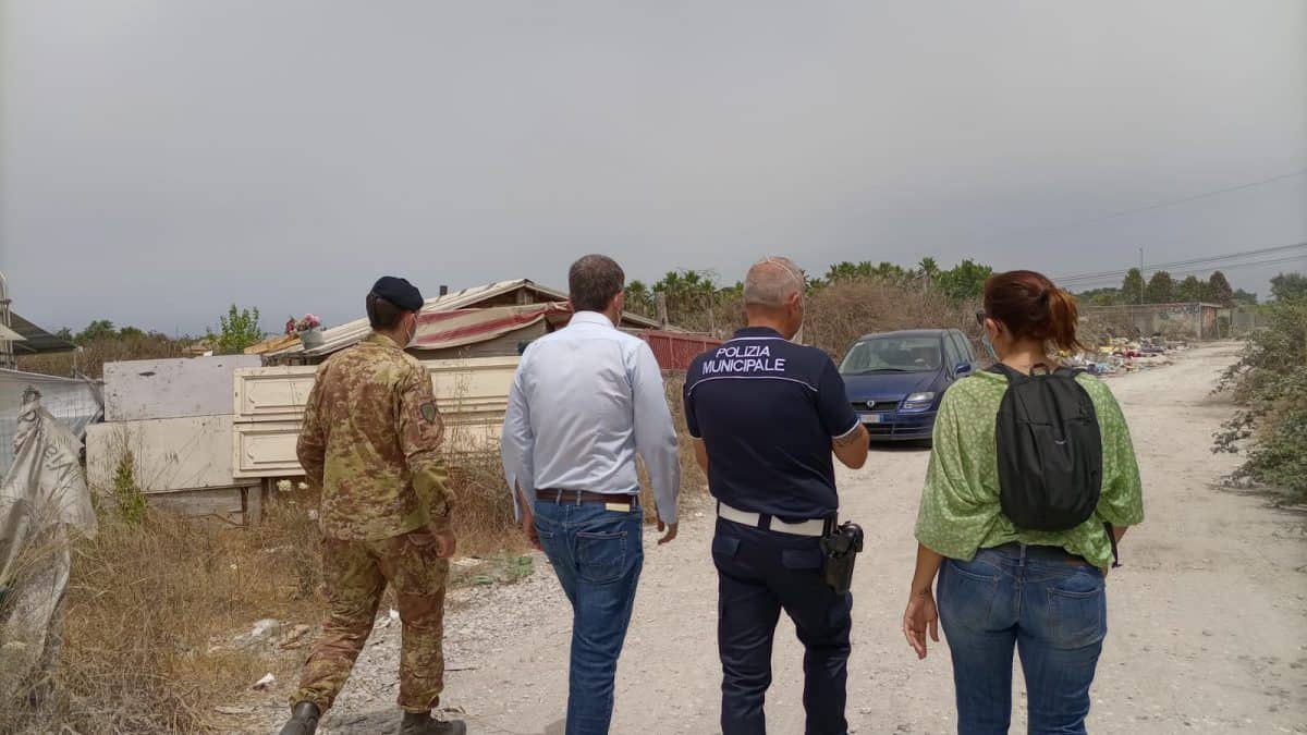 Giugliano, partita la raccolta dei rifiuti a Ponte Riccio