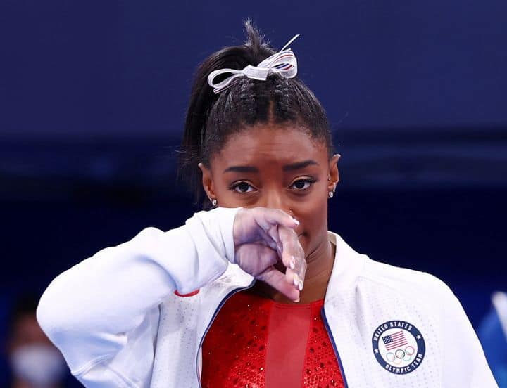 Tokyo, Simone Biles si ritira dai Giochi Olimpici: "Valgo più dei miei successi"