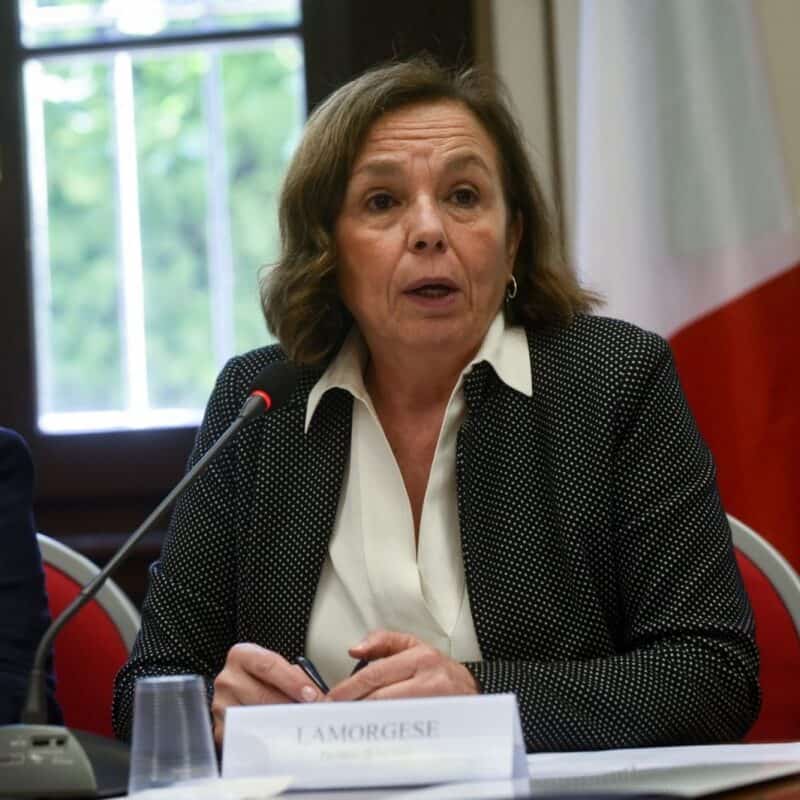 Ministra Lamorgese: "Casalesi e Belforte infiltrano economia post Covid"
