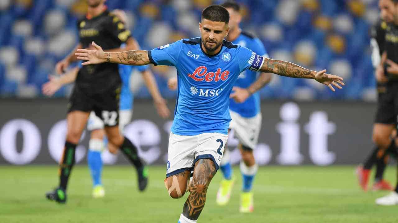 Il Napoli batte il Venezia 2-0 con carattere e coraggio