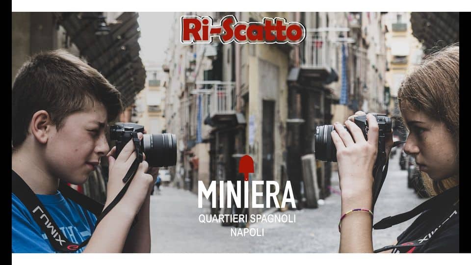 "Ri-Scatto": il progetto di Miniera per insegnare ai bambini la fotografia e la storia di Napoli