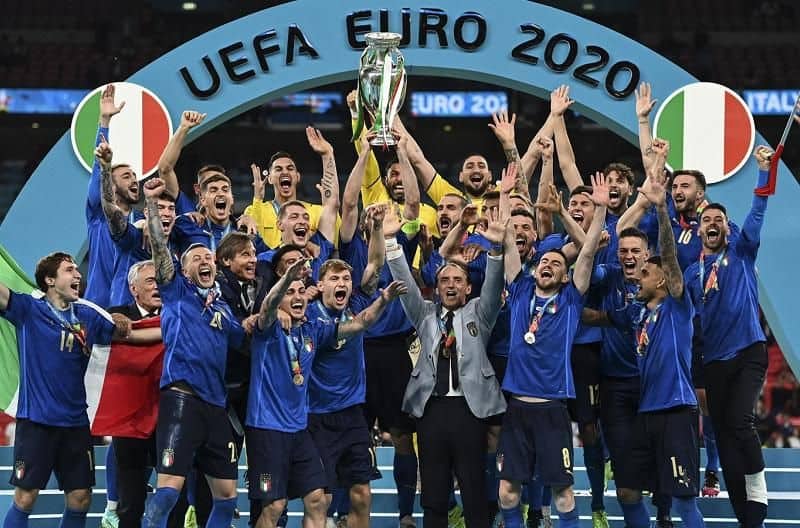 Le meraviglie azzurre nello sport sotto il cielo di un’estate italiana
