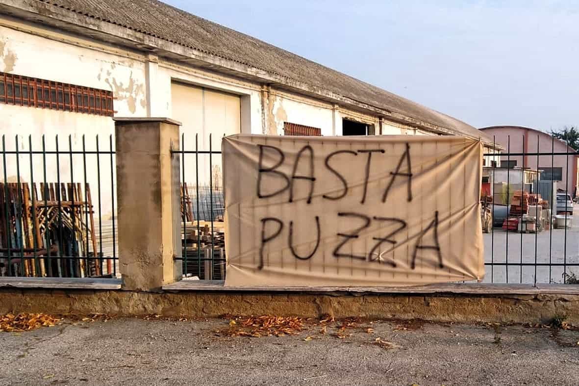 Miasmi, ancora puzza nell'area nord di Napoli: la Procura apre un'indagine