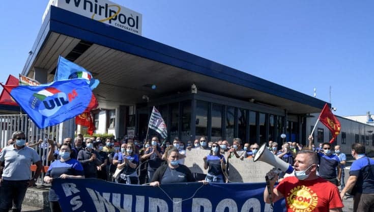 Caso Whirpool di Napoli: lavoratori allo sbando