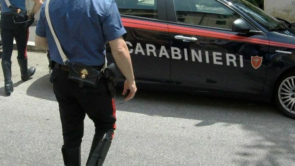 Capua, hashish e cocaina a bordo: arrestato