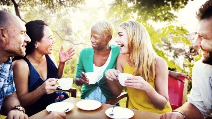 Informareonline-Interazioni-sociali-reali-e-virtuali-a-confronto-come-aiuto-alla-salute-mentale2-680x382