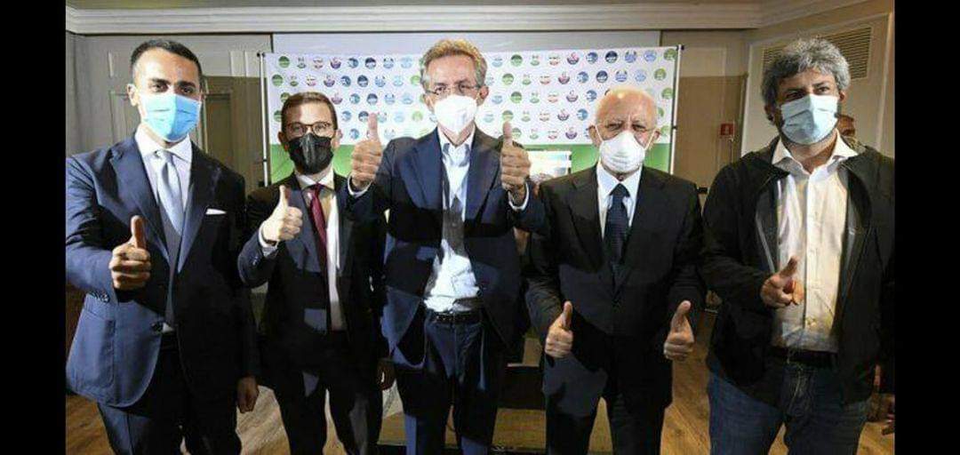 Tofalo (M5S): "De Luca cerca rassicurazioni sul futuro dei figli"