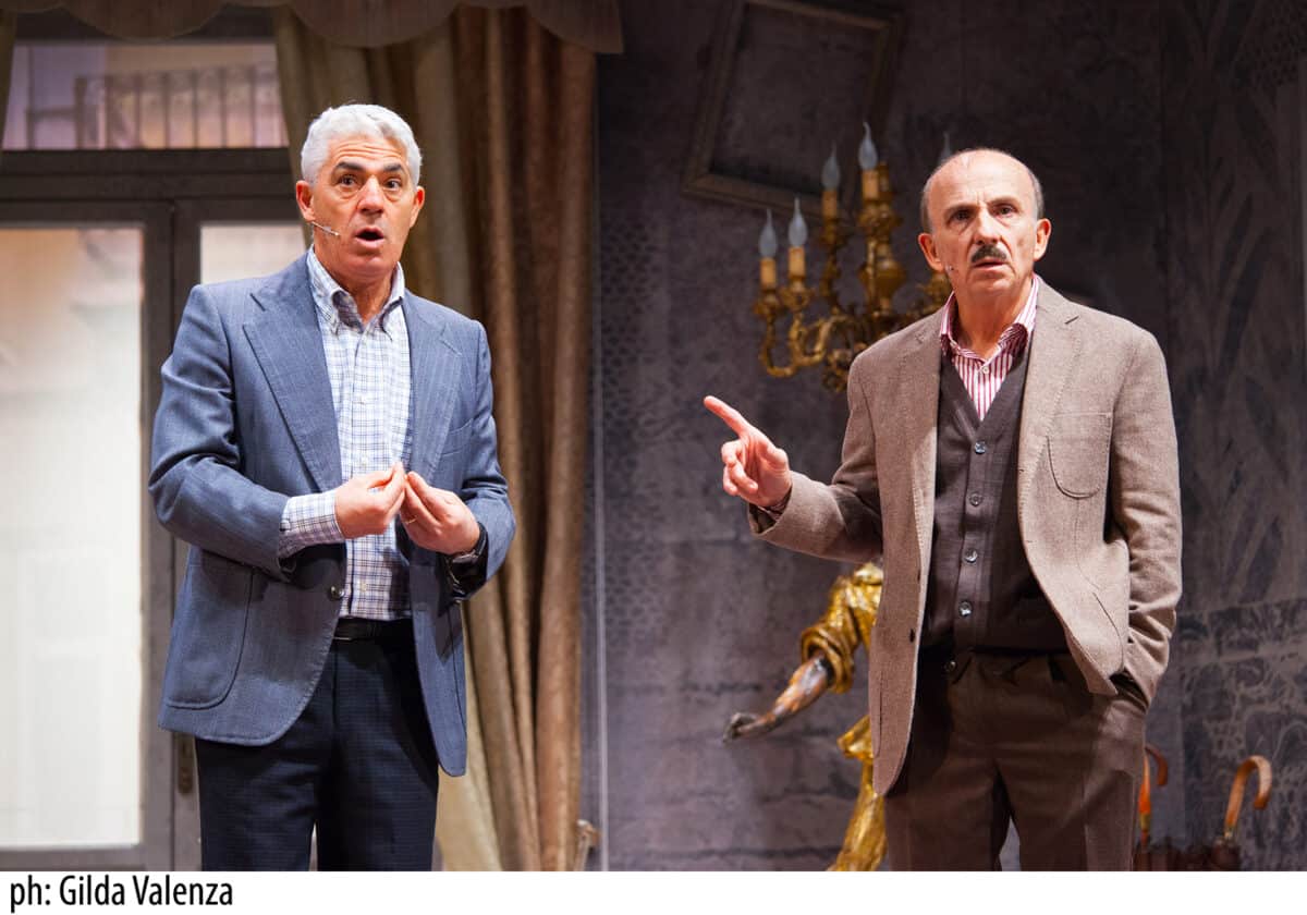 "Due vedovi allegri": la drammaticità comica della vita al Teatro Augusteo