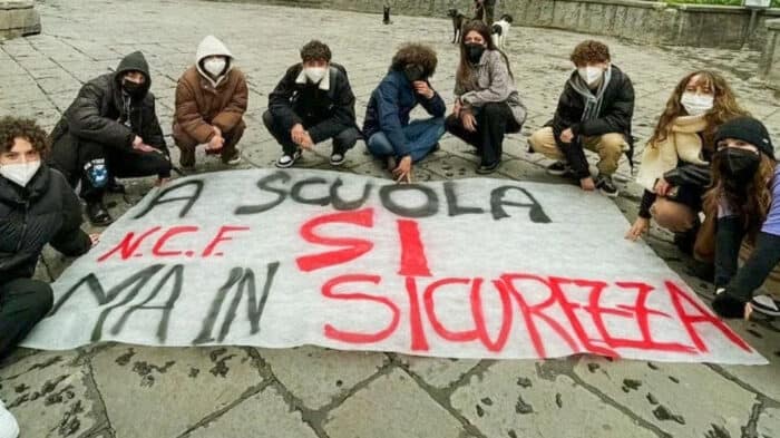 La voce degli studenti napoletani al rientro a scuola, tra pandemia e proteste