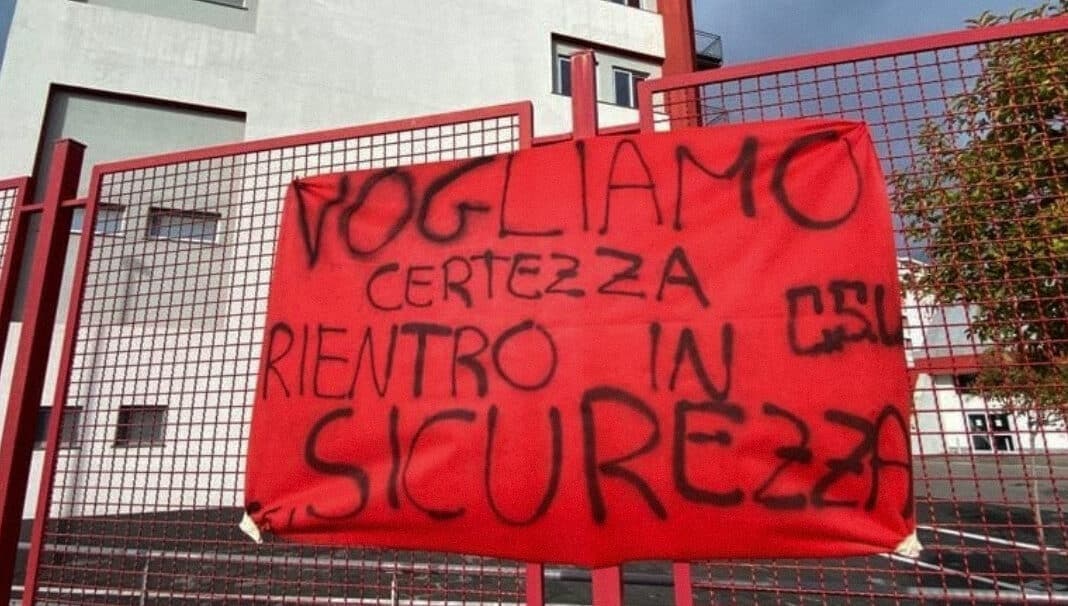 Studenti Scuola Napoli Protesta Sicurezza