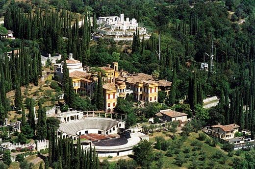 Il Vittoriale: L’Utopia di D’Annunzio sul Lago di Garda costruita da Maroni