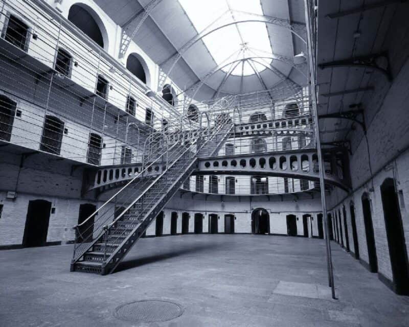 Poggioreale: detenuto vittima del Covid-19