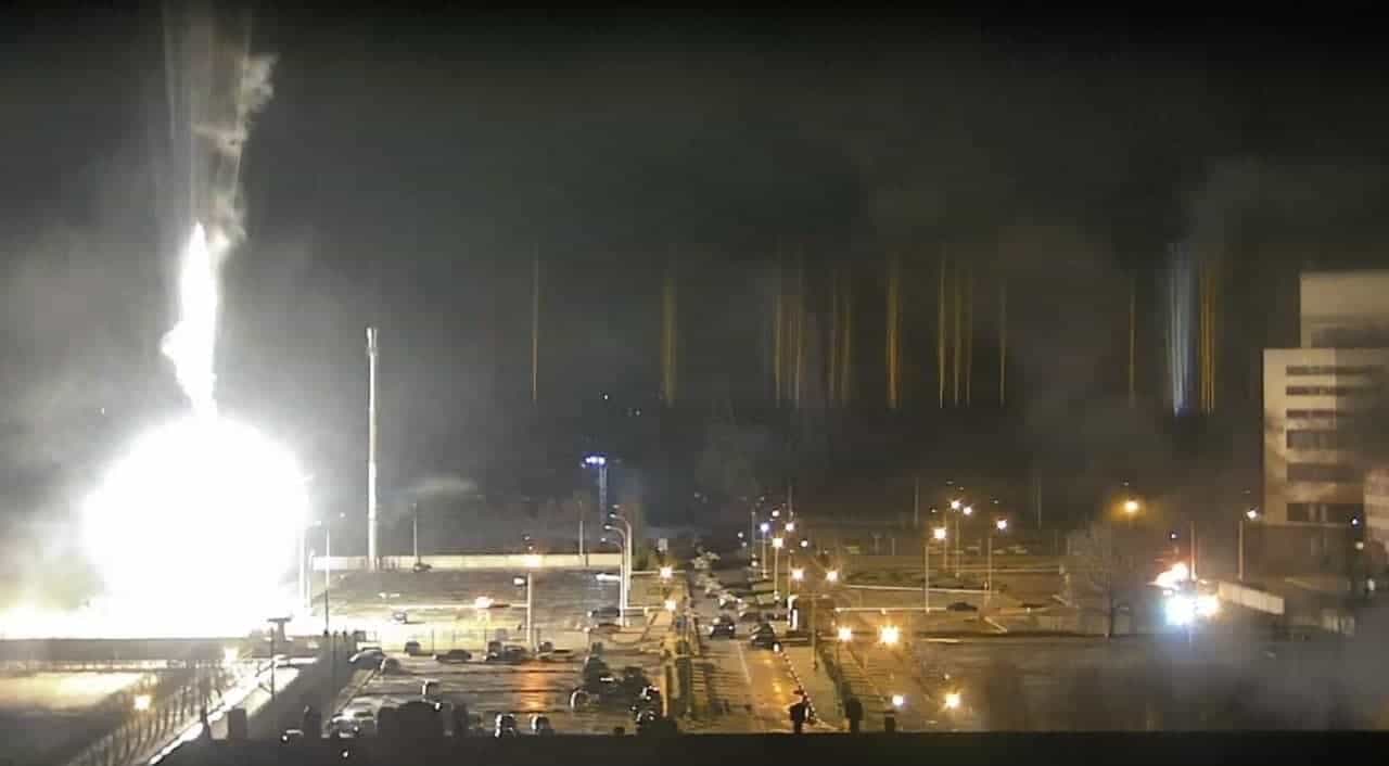 Ucraina: colpita la centrale nucleare di Zaporizhya, siamo stati vicini ad una nuova Chernobyl?