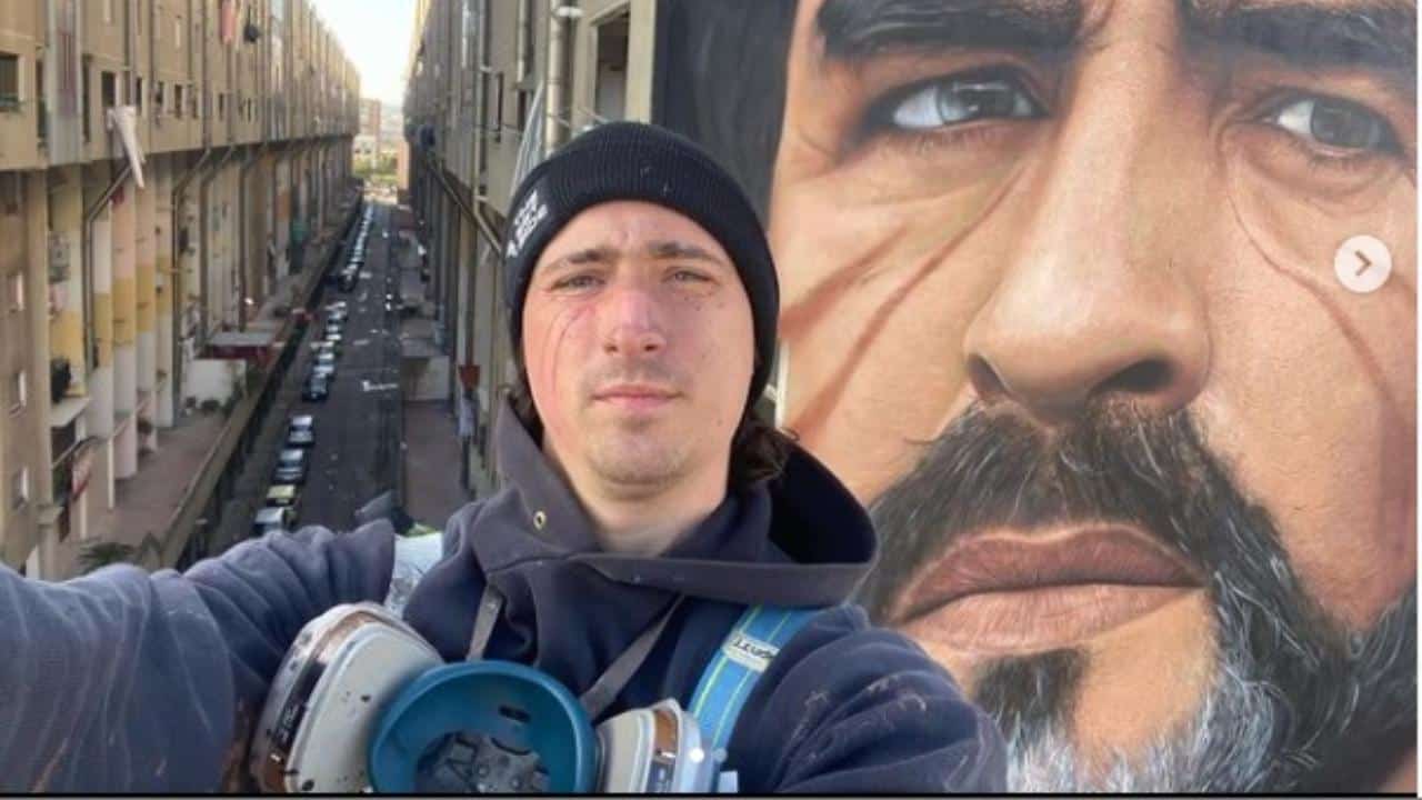 A San Giovanni a Teduccio l’addio ai murales di Jorit
