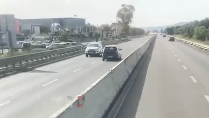 Auto contromano sull'autostrada A1, tragedia sfiorata