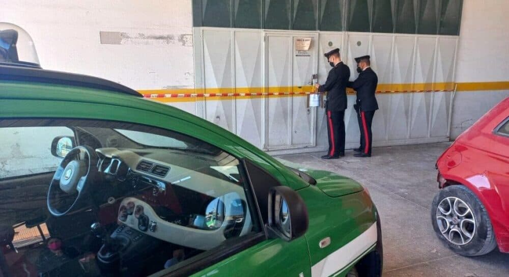 Maddaloni, blitz dei Carabinieri Forestali: sequestrata autocarrozzeria