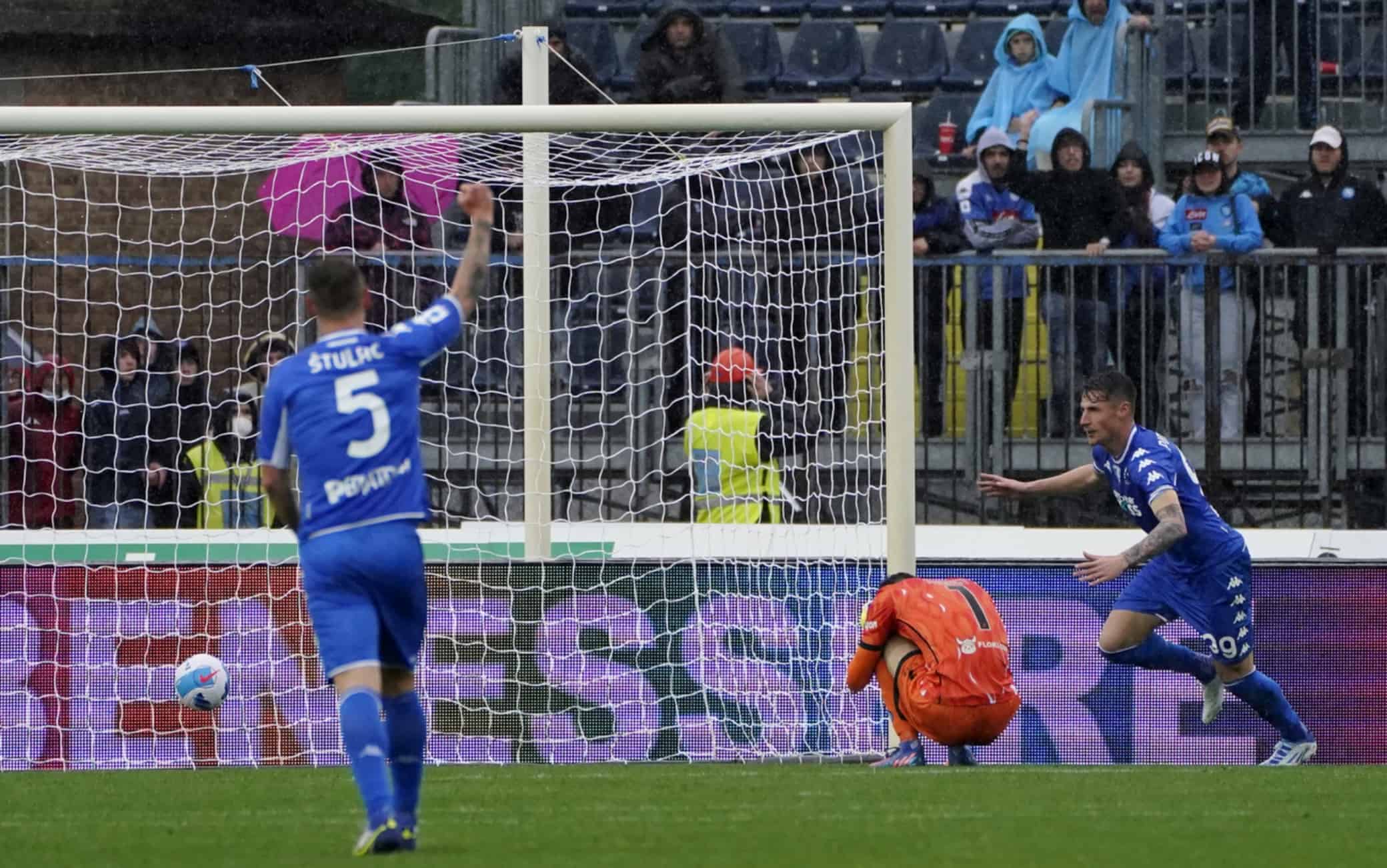 Follia azzurra, bastano 10 minuti al Napoli per cancellare un sogno