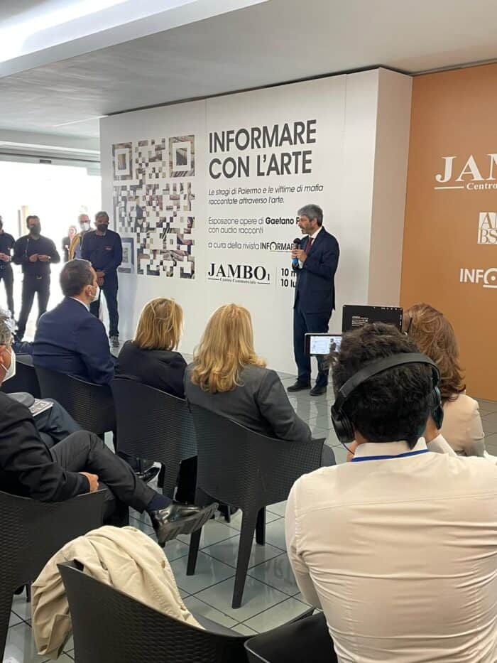 Inaugurata mostra "Informare con l'Arte" al Jambo, Roberto Fico: "Redazione eccezionale con ragazzi straordinari"