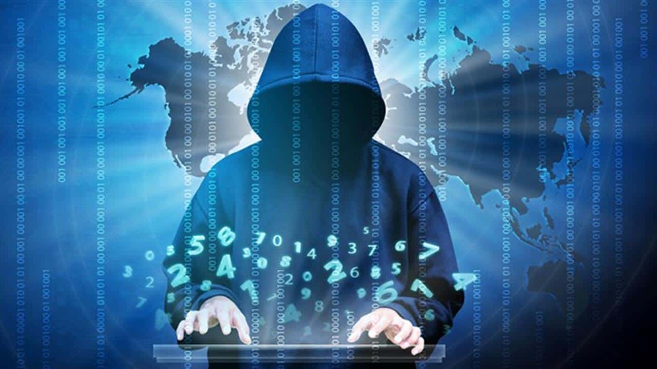 Attacco hacker: rubate 2.500 carte d'identità