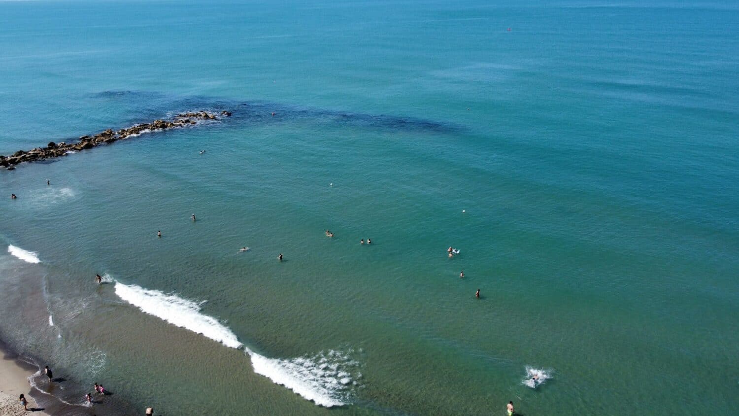 informareonline-villaggio-coppola-mare-mozzafiato-inizia-lestate-al-litorale-domizio-3