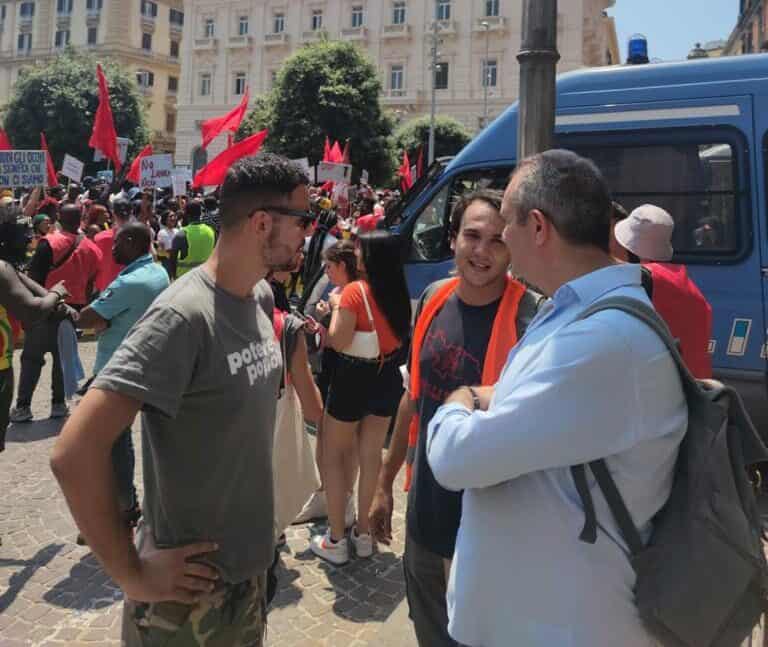 Napoli, de Magistris in piazza per la Giornata Mondiale del Rifugiato