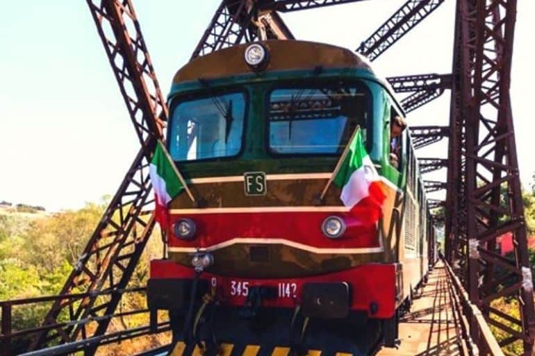 La Campania è pronta ad andare indietro nel tempo a bordo di un treno storico: il calendario delle partenze