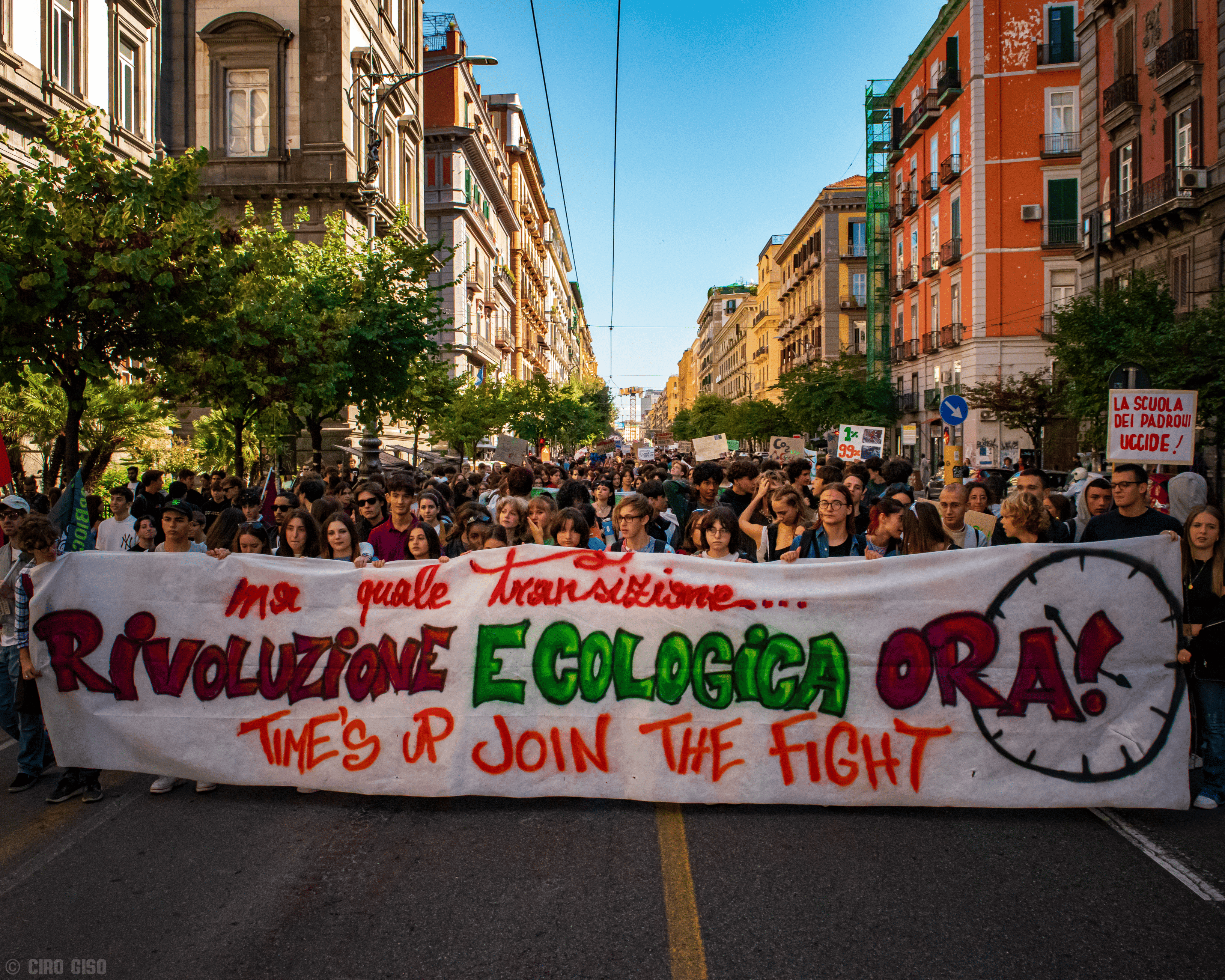 Fridays For Future Napoli, il reportage dalla piazza