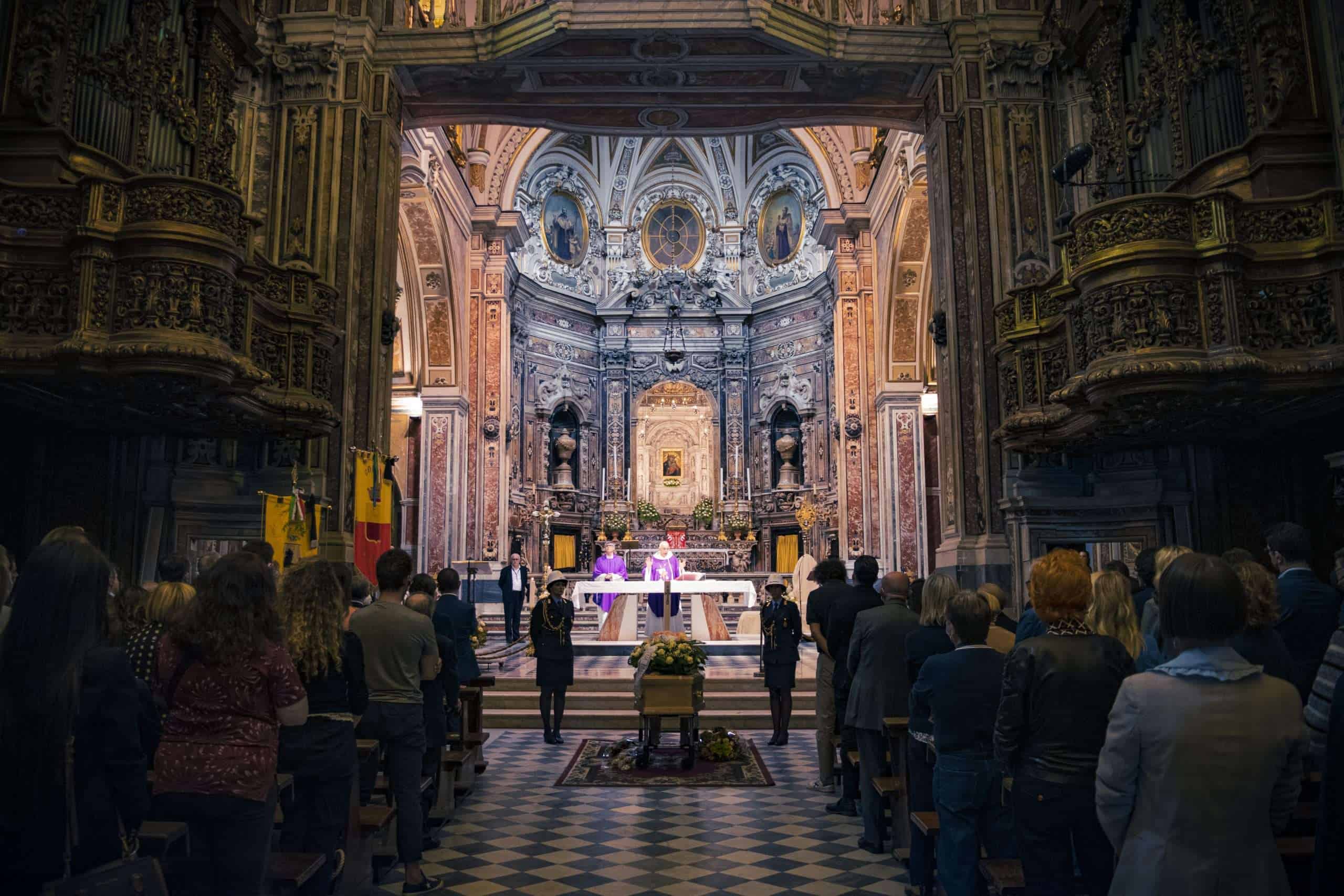 Bella ciao: l'ultimo saluto di Napoli a Graziella Pagano