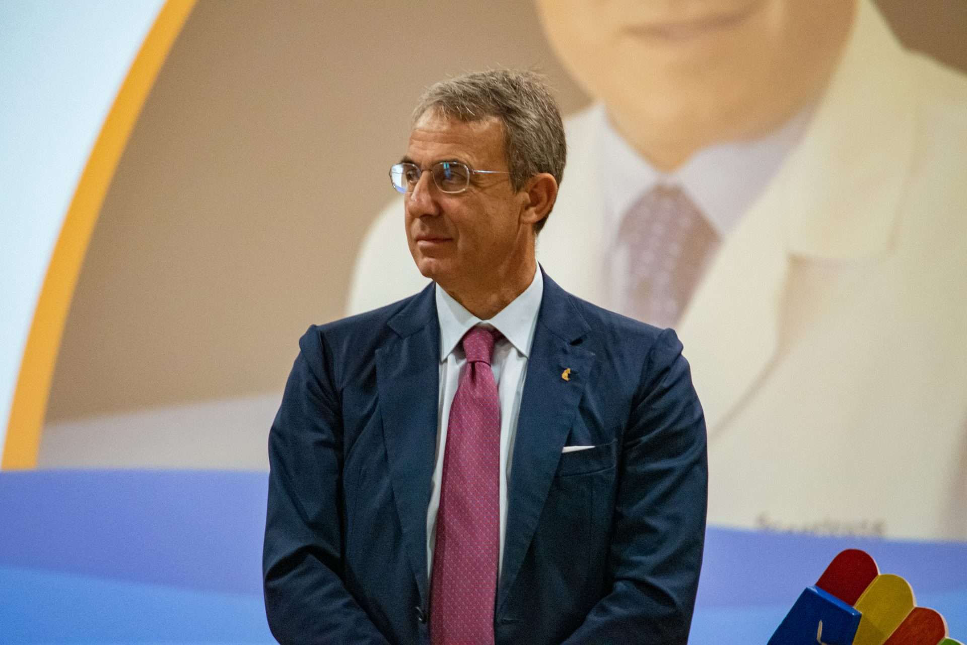 Caro carburanti, Costa (M5S): “L’Europa avverte di prepararsi a interruzioni prolungate e il Governo rimanda tutto a venerdì”