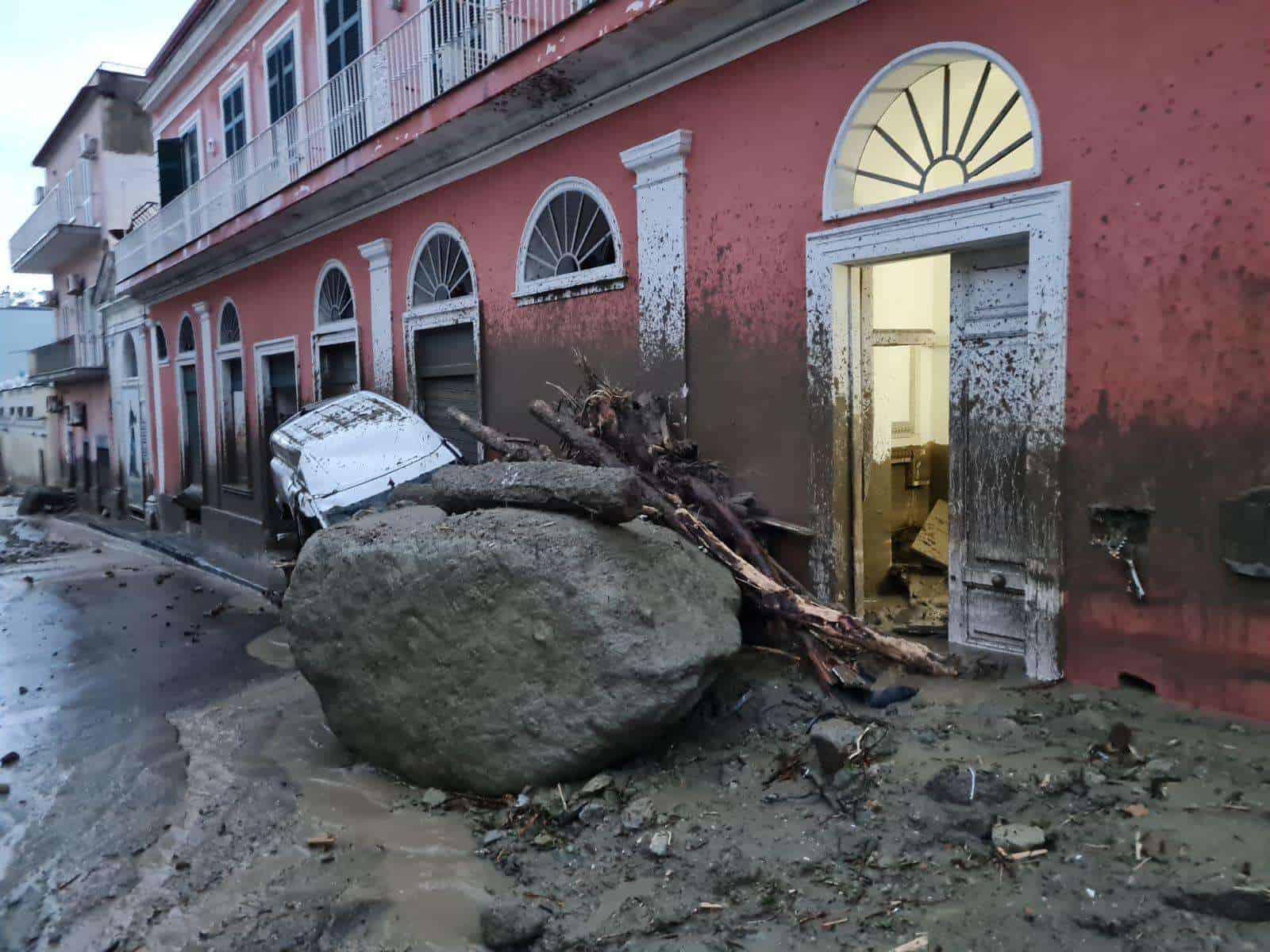 Casamicciola: immagini e bilancio della frana
