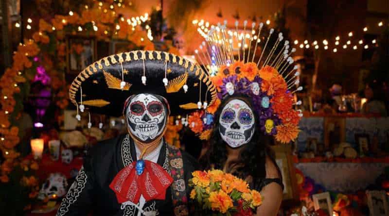 Día de los muertos: quando per commemorare i defunti, si festeggia