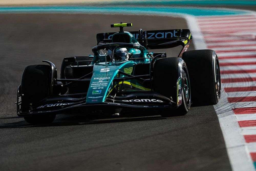 GP Abu Dhabi: Max in pole ma la scena è di Vettel