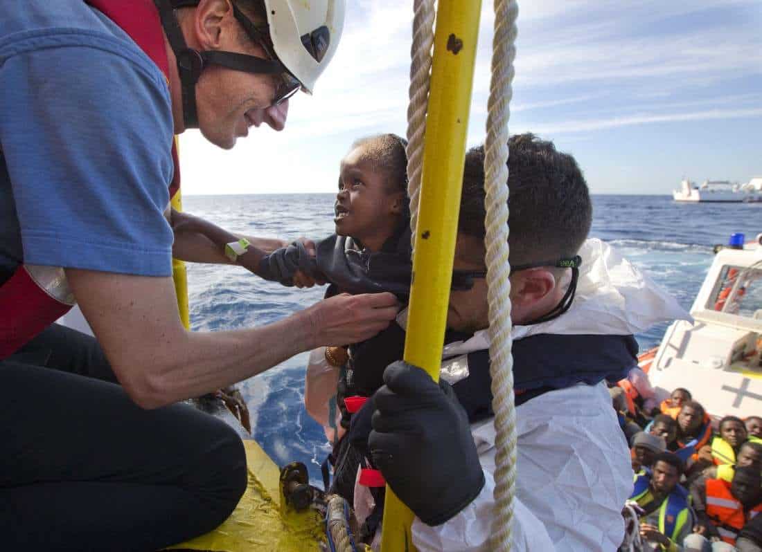 Più restrizioni e sanzioni per le Ong in mare, tra convergenze e conseguenze
