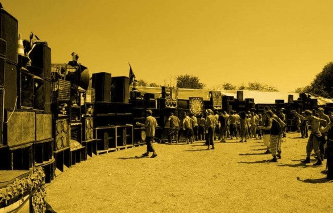 Smash Repression, sabato 17 a Napoli l'evento contro i decreti "anti-rave"