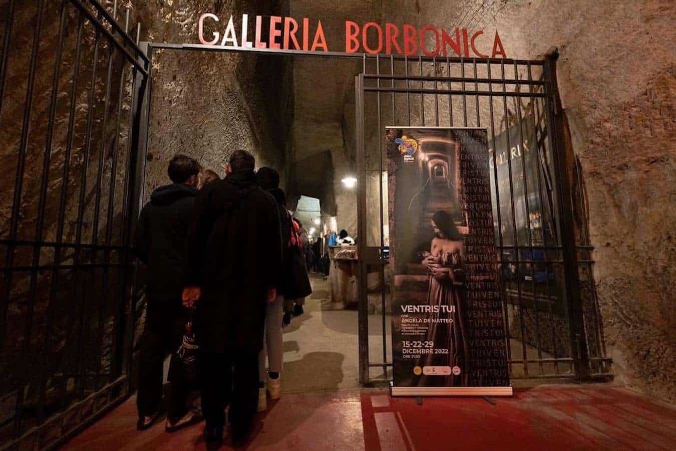 Ventris Tui: la coinvolgente performance artistica alla Galleria Borbonica