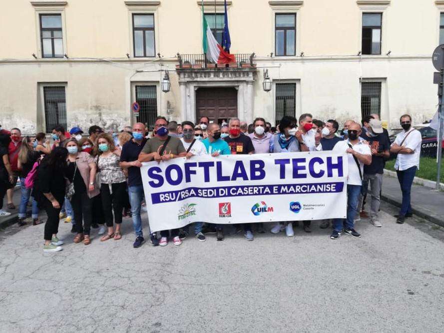 L'incubo dei lavoratori SoftLab: ricollocati da Jabil in Cig e da due mesi senza stipendio