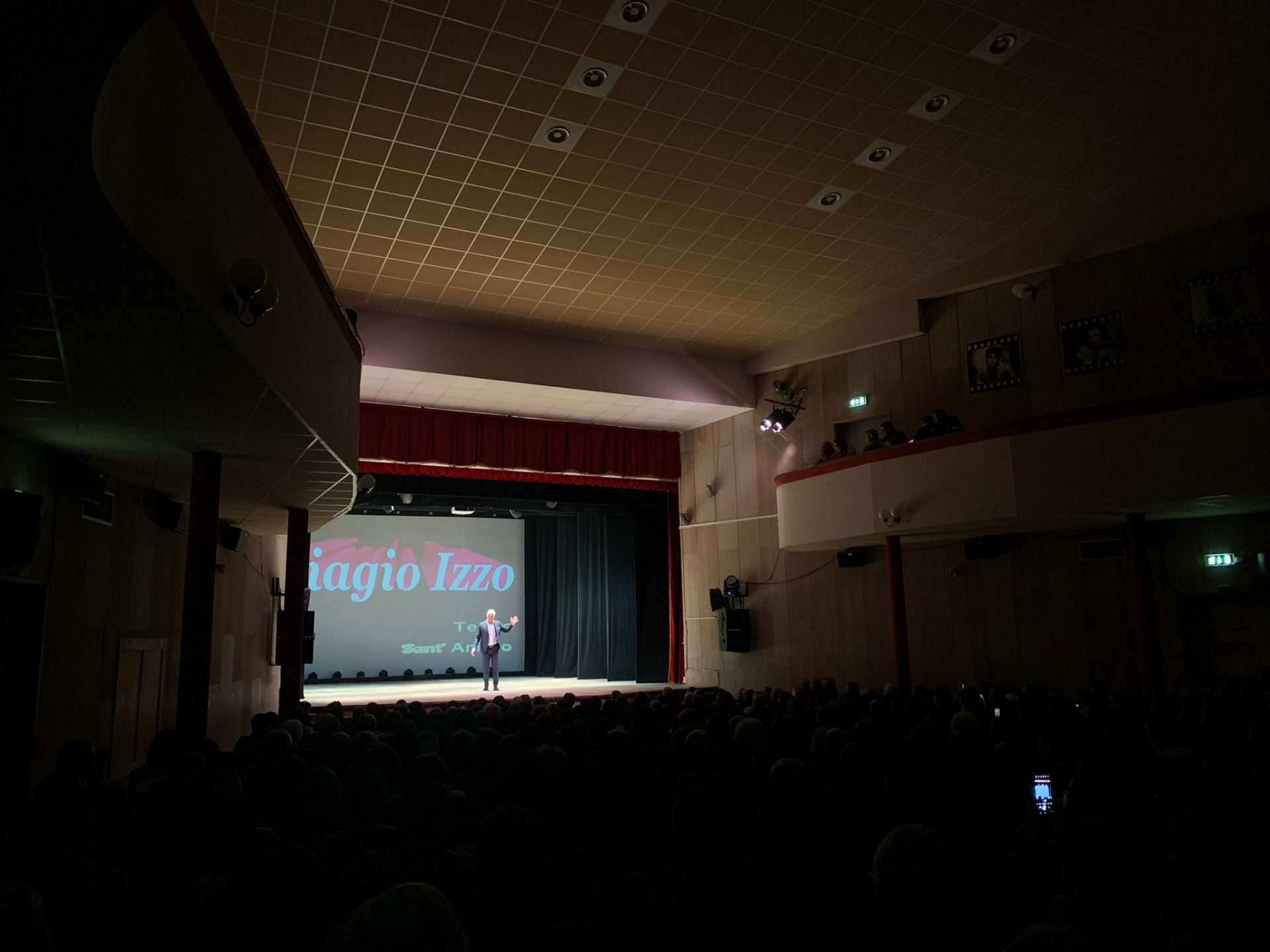 INTERVISTA. Castel Volturno: è grande successo per Biagio Izzo in scena al teatro Sant’Aniello