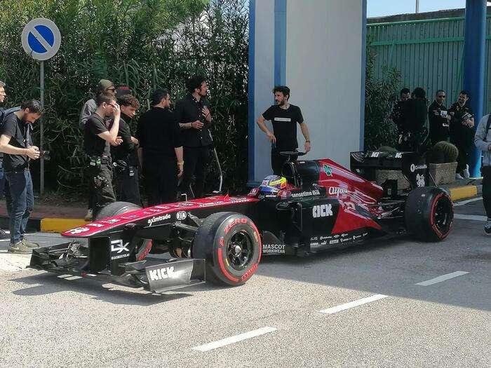VIDEO. Una Formula 1 sfreccia a Pomigliano d'Arco