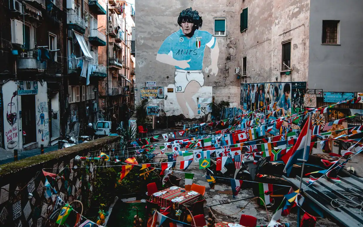 COPERTINA - Napoli, è il momento di riveder le stelle...