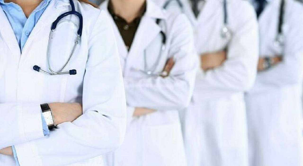 Ci sono sempre meno medici negli ospedali italiani: 10 dimissioni ogni giorno
