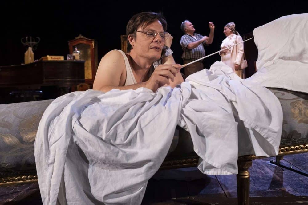 Stanza con compositore: il nuovo spettacolo di Martone al Teatro San Ferdinando