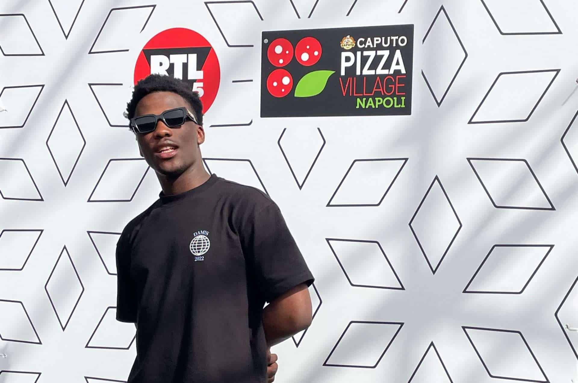 Claude, dall’Olanda al Pizza Village: l’artista conquista Napoli con la sua Lyala