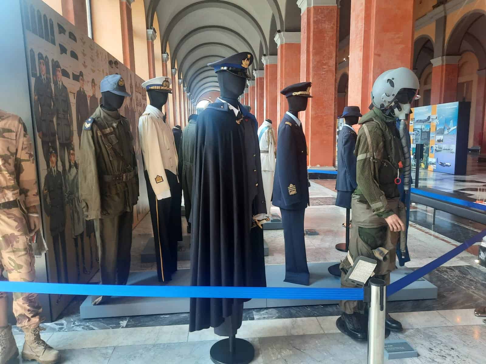 Cento anni di Aeronautica Militare: a Caserta la mostra itinerante sulla sua storia