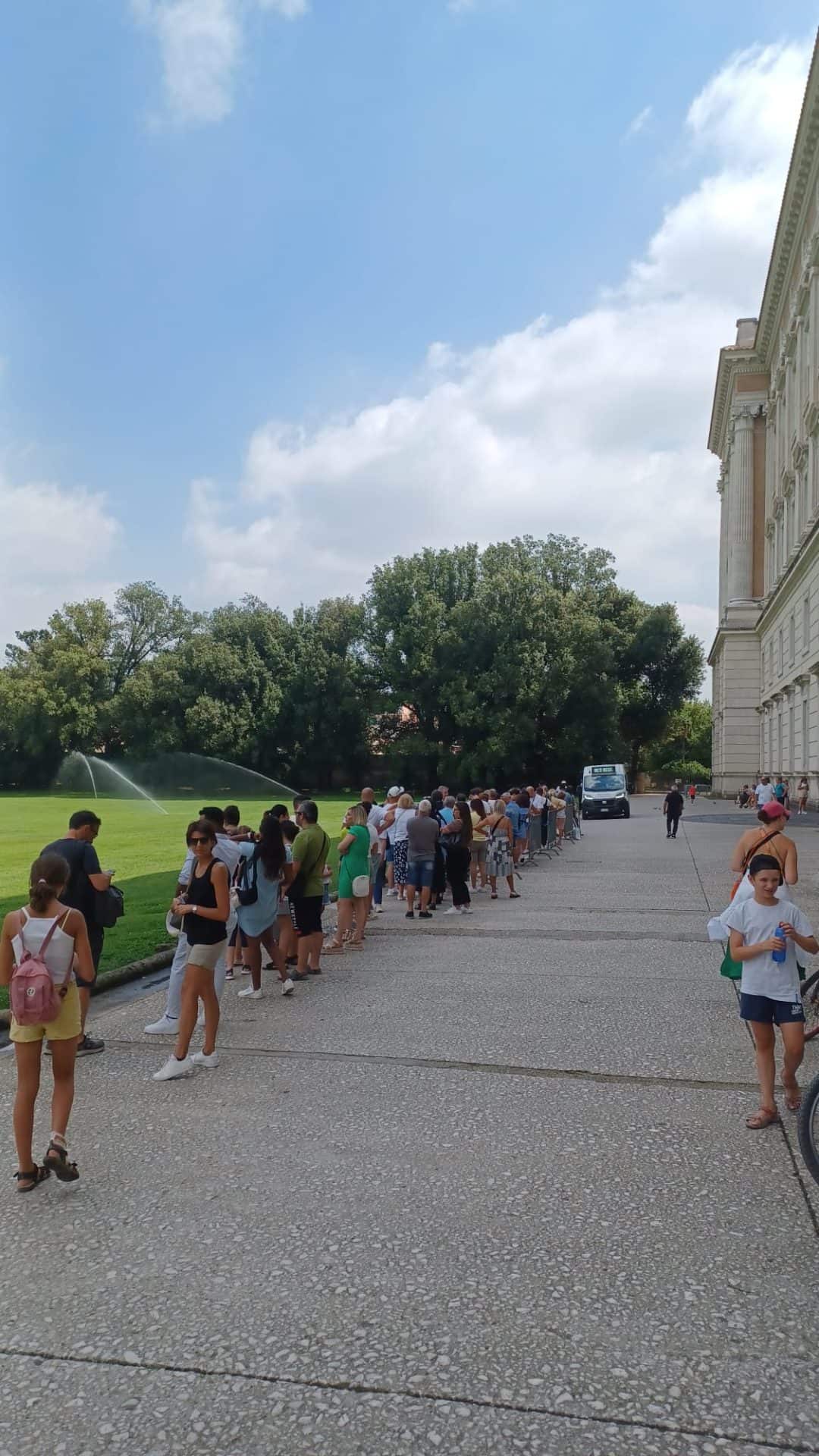 Continuano le visite alla Reggia di Caserta anche post-Ferragosto