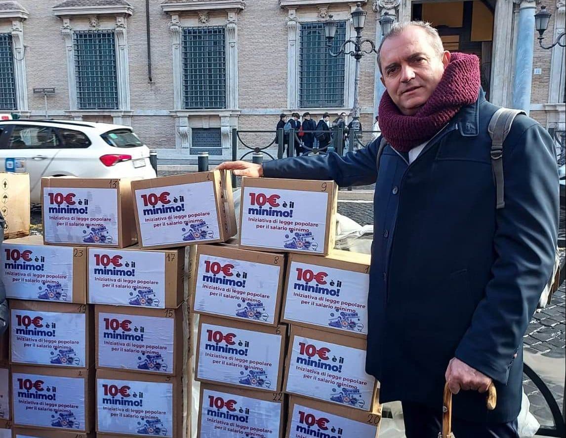 Al Senato 70 mila firme per la legge sul salario minimo